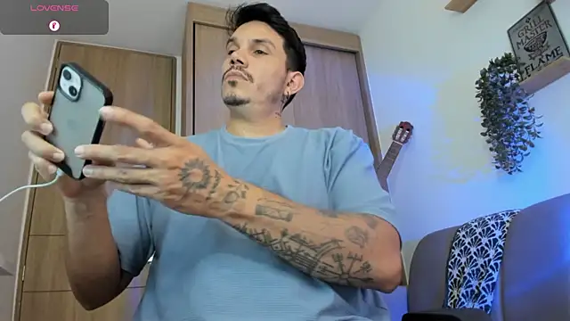 Snapshot of alejandro_stark chatting on May 2026 03:50:01 PM alejandro stark online show from May 2026 03:50:01 PM