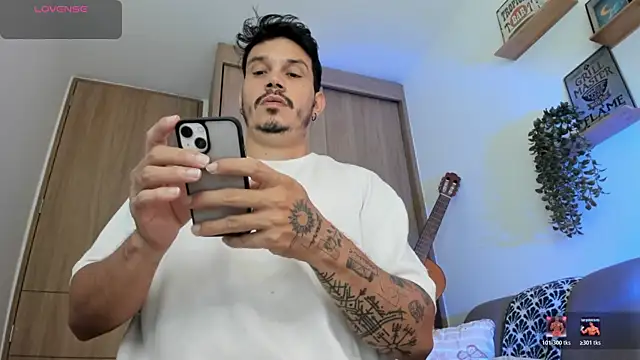 Snapshot of alejandro_stark chatting on May 2026 03:32:01 PM alejandro stark online show from May 2026 03:32:01 PM