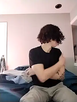 Snapshot of LiverandBrat77 chatting on December 2024 12:47:01 AM LiverandBrat77 online show from December 2024 12:47:01 AM