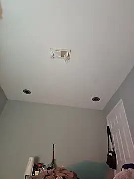 Snapshot of LiverandBrat77 chatting on February 2025 07:06:01 AM LiverandBrat77 online show from February 2025 07:06:01 AM