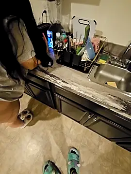 Snapshot of LiverandBrat77 chatting on September 2025 02:24:01 AM LiverandBrat77 online show from September 2025 02:24:01 AM