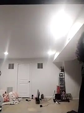 Snapshot of LiverandBrat77 chatting on January 2026 02:05:02 AM LiverandBrat77 online show from January 2026 02:05:02 AM