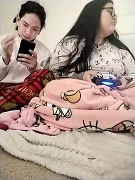 Snapshot of LiverandBrat77 chatting on January 2026 07:11:01 PM LiverandBrat77 online show from January 2026 07:11:01 PM