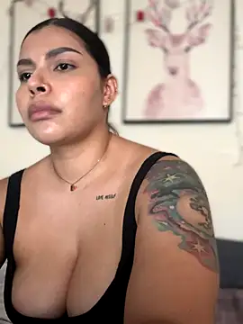 GigiiStone online show from September 2025 06:40:01 PM