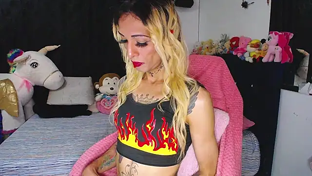 Snapshot of flaquita_corall chatting on July 2026 01:07:02 AM flaquita corall online show from July 2026 01:07:02 AM