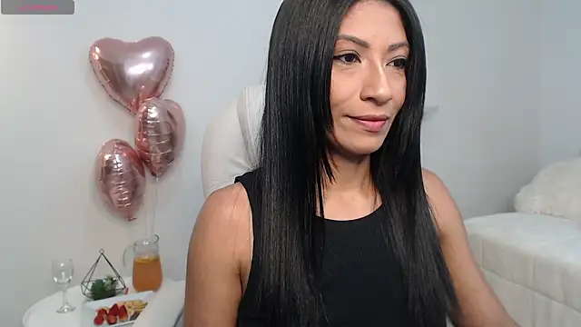 sofia perez    online show from September 2025 07:37:01 PM