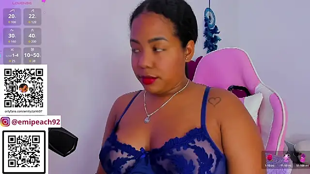 Snapshot of samanthaabloom chatting on May 2026 03:02:01 AM samanthaabloom online show from May 2026 03:02:01 AM