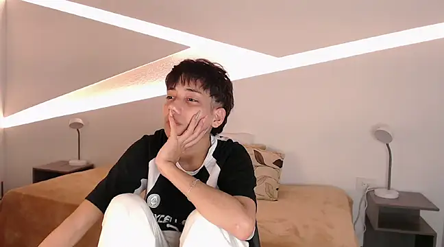 hot little bunny online show from January 2025 09:28:01 PM