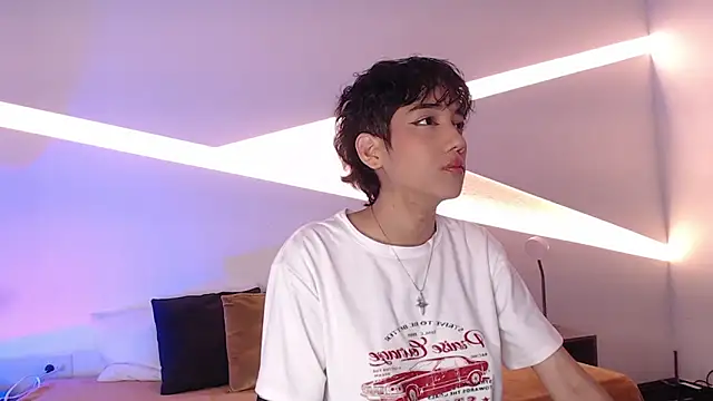 hot little bunny online show from February 2025 08:14:02 PM