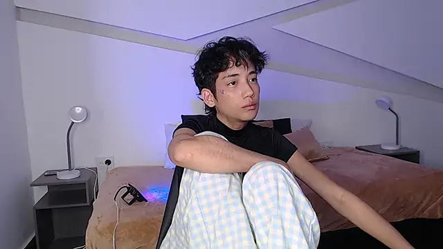 hot little bunny online show from March 2025 12:31:01 AM