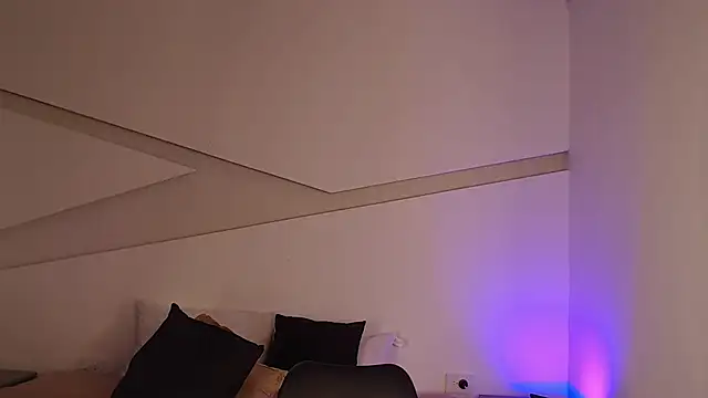 hot little bunny online show from March 2025 12:40:02 AM