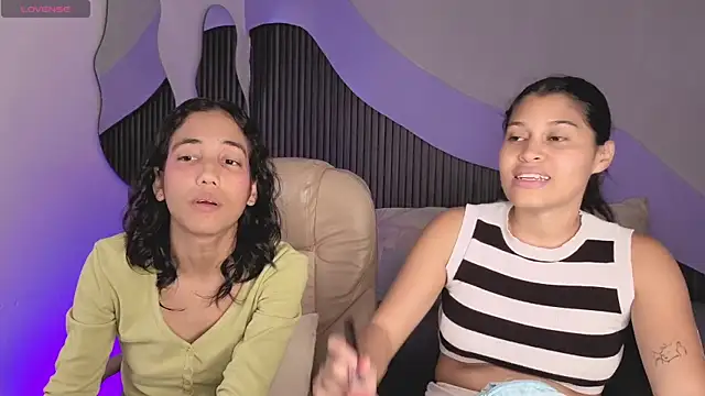 Snapshot of hot_little_bunny chatting on April 2026 09:21:02 PM hot little bunny online show from April 2026 09:21:02 PM