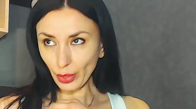 Siaconna online show from February 2025 05:53:02 AM