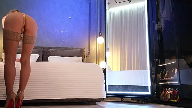 Rikka Moore online show from February 2026 11:49:02 AM