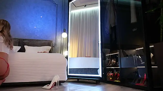 Rikka Moore online show from February 2026 10:11:01 AM