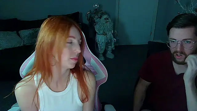 Red firesquirt online show from December 2024 09:04:02 PM