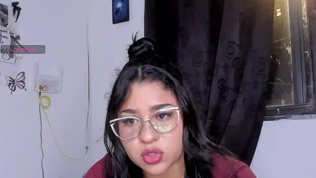 Snapshot of Yelly chatting on June 2026 02:45:02 AM Yelly online show from June 2026 02:45:02 AM