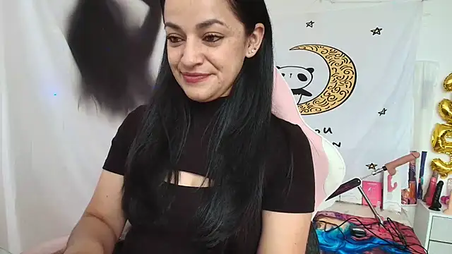 Snapshot of LovelyAzucena chatting on June 2026 03:28:02 PM LovelyAzucena online show from June 2026 03:28:02 PM