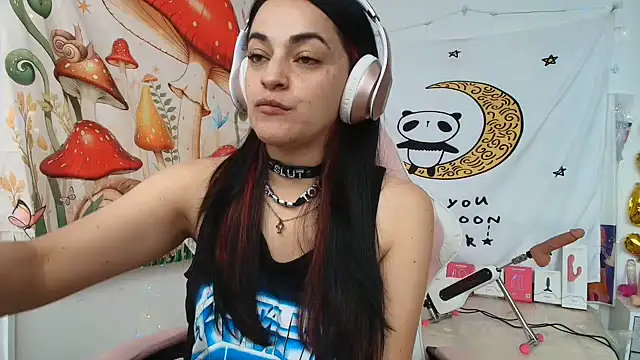 Snapshot of LovelyAzucena chatting on June 2026 03:11:01 PM LovelyAzucena online show from June 2026 03:11:01 PM