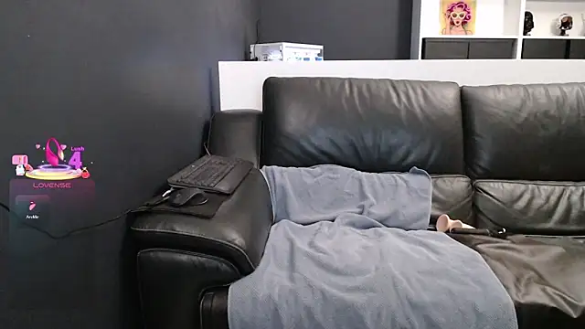 Lili-Bertine online show from February 2026 11:31:02 PM