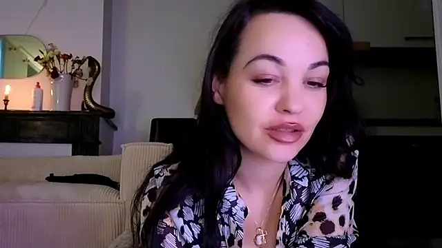 Lilie romeo online show from December 2024 04:05:02 PM