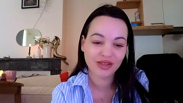 Lilie romeo online show from February 2025 11:31:01 AM