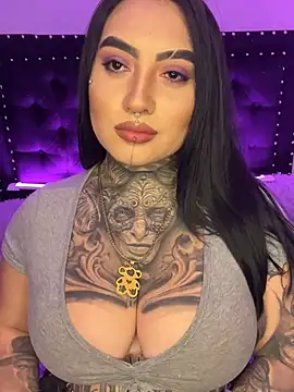 CloeeBeckam online show from March 2025 08:00:01 AM