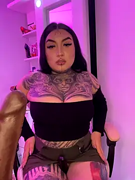 CloeeBeckam online show from October 2025 06:11:01 AM