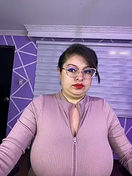 Snapshot of MiiaaJoness chatting on May 2026 04:04:01 PM MiiaaJoness online show from May 2026 04:04:01 PM