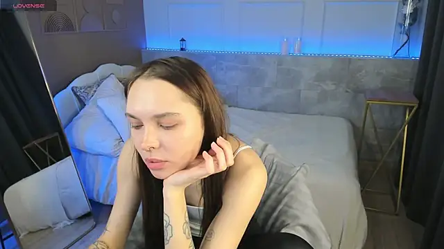ChloeSunny online show from April 2026 09:01:01 PM