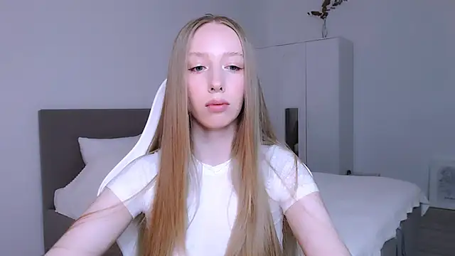 Luna insniity online show from November 2025 07:59:01 PM