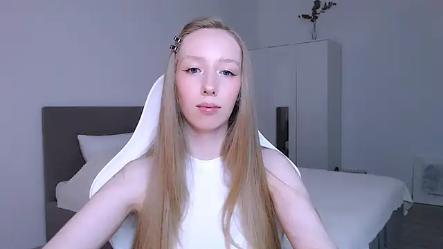 Luna insniity online show from November 2025 07:24:01 PM