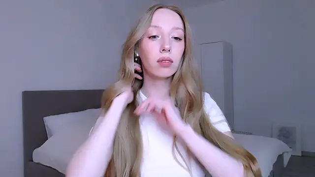 Luna insniity online show from February 2026 08:52:01 PM