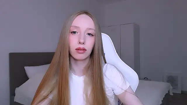 Luna insniity online show from March 2026 08:30:02 PM