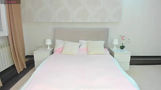 Donna Evans online show from July 2026 11:39:02 PM