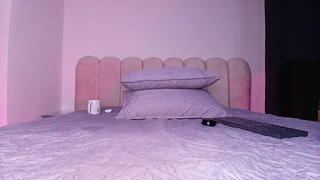 Snapshot of lucyy_gray chatting on November 2025 03:06:01 AM lucyy gray online show from November 2025 03:06:01 AM