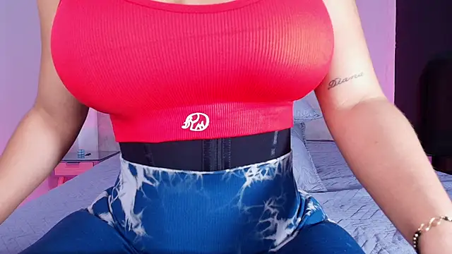 Snapshot of lucyy_gray chatting on December 2025 03:03:01 AM lucyy gray online show from December 2025 03:03:01 AM