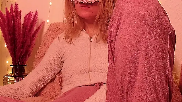 Snapshot of SecretAnni chatting on December 2024 04:21:01 AM SecretAnni online show from December 2024 04:21:01 AM