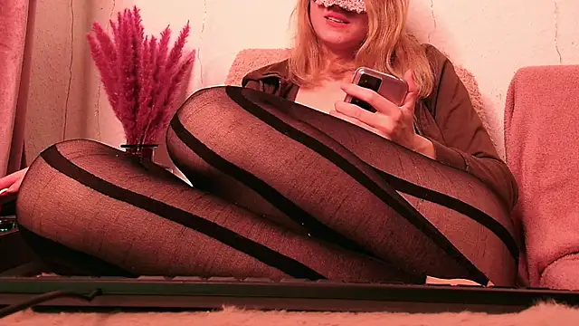 Snapshot of SecretAnni chatting on December 2024 08:36:02 PM SecretAnni online show from December 2024 08:36:02 PM