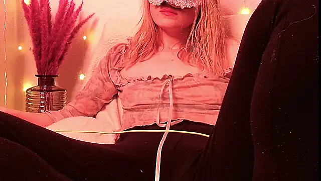 Snapshot of SecretAnni chatting on January 2025 09:43:02 AM SecretAnni online show from January 2025 09:43:02 AM