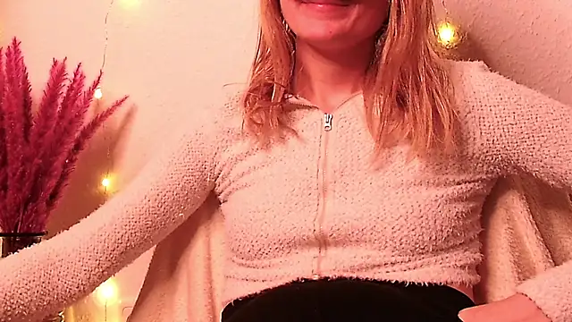 Snapshot of SecretAnni chatting on January 2025 07:29:02 PM SecretAnni online show from January 2025 07:29:02 PM