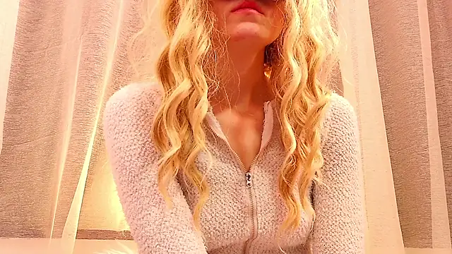 Snapshot of SecretAnni chatting on February 2025 06:16:01 PM SecretAnni online show from February 2025 06:16:01 PM