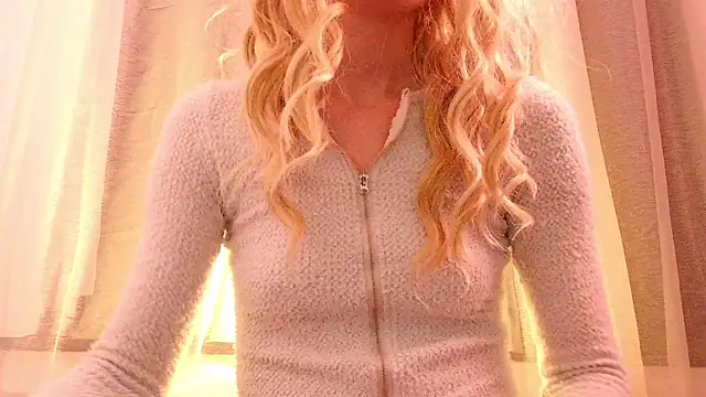 Snapshot of SecretAnni chatting on February 2025 05:14:02 AM SecretAnni online show from February 2025 05:14:02 AM