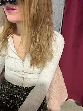 Snapshot of SecretAnni chatting on October 2025 09:34:01 PM SecretAnni online show from October 2025 09:34:01 PM