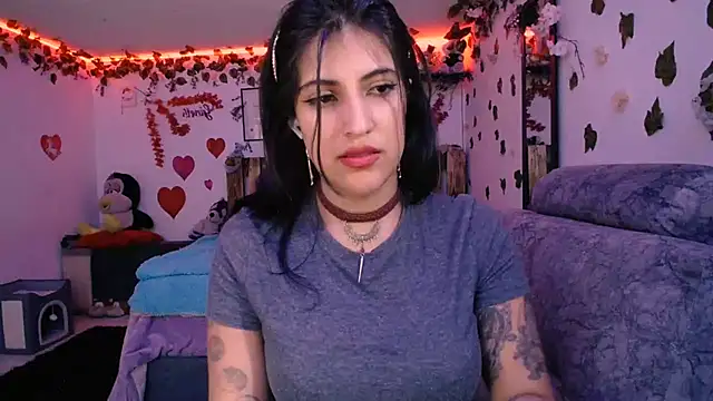 azahar  ziiz online show from February 2025 07:32:02 PM