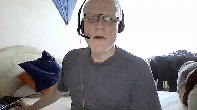 Snapshot of HornyRalfi55 chatting on February 2025 03:39:02 PM HornyRalfi55 online show from February 2025 03:39:02 PM