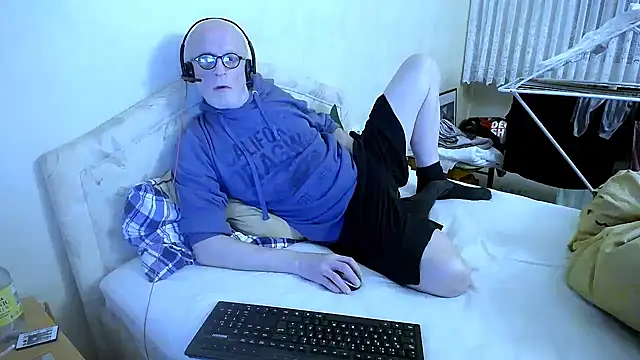 Snapshot of HornyRalfi55 chatting on March 2025 06:12:01 PM HornyRalfi55 online show from March 2025 06:12:01 PM