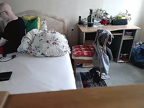 Snapshot of HornyRalfi55 chatting on February 2026 01:43:01 PM HornyRalfi55 online show from February 2026 01:43:01 PM