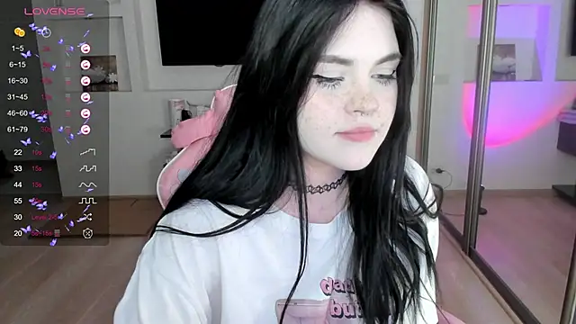 Snapshot of SelenaCute chatting on December 2024 05:02:01 AM SelenaCute online show from December 2024 05:02:01 AM