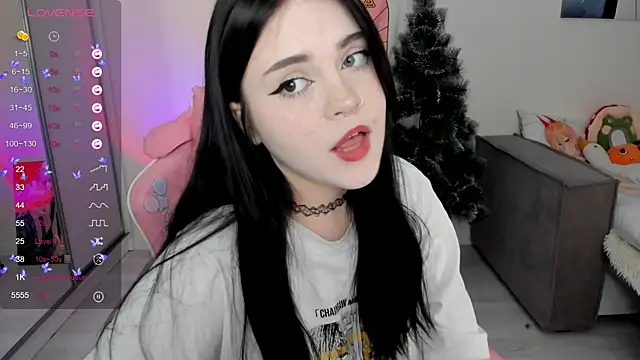 Snapshot of SelenaCute chatting on January 2025 05:08:02 AM SelenaCute online show from January 2025 05:08:02 AM